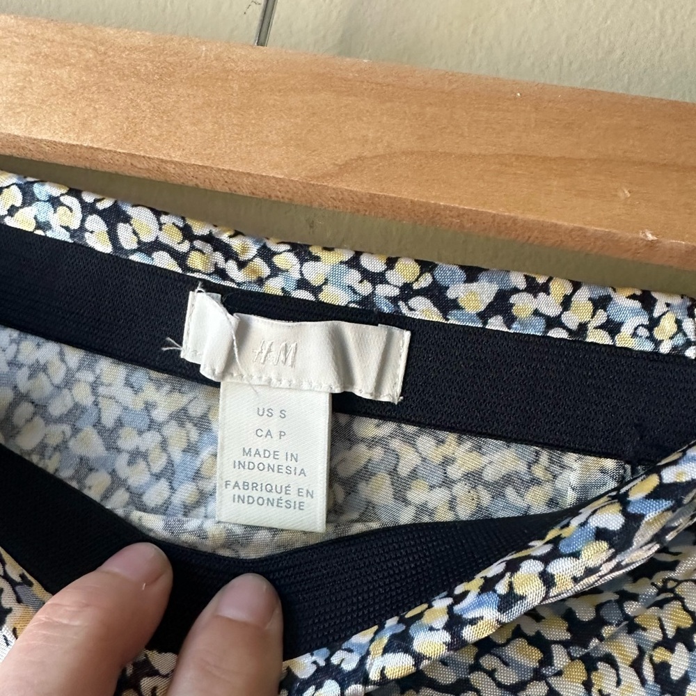 H&M Skirt - Picture 8 of 12